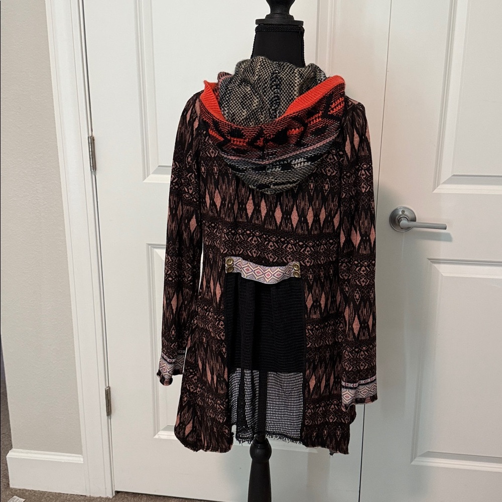 BKE Black and Cream Knit Cardigan - Picture 3 of 5